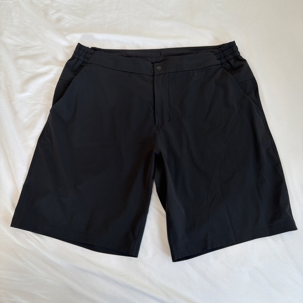 Lululemon Men Golf Shorts Lightweight Wicking Performance Stretch Black Size 36